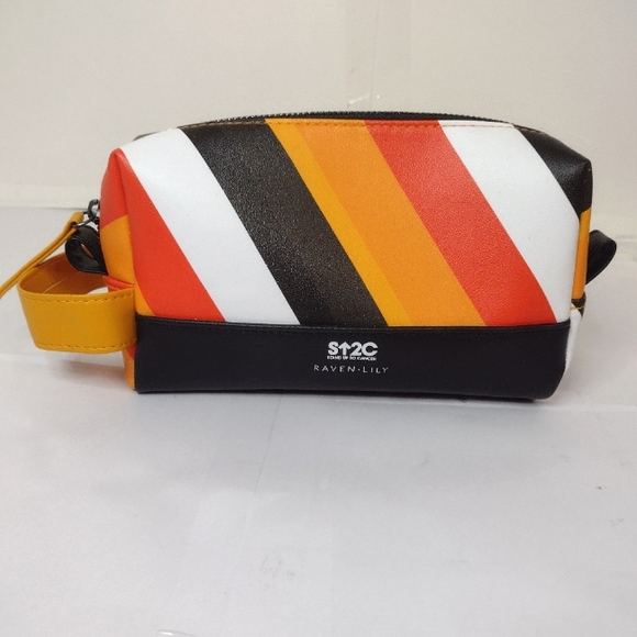 Raven + Lily Black and White Toiletry Bag with Striking Stripes American Airline - Picture 1 of 15
